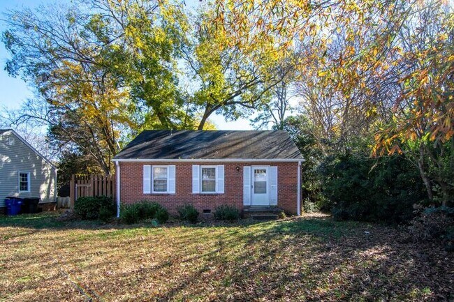 Building Photo - 1409 Lake Wheeler Rd