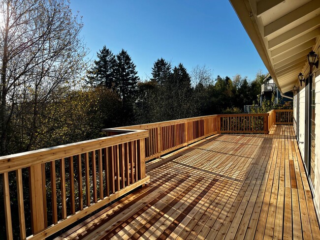 Building Photo - 4 Bedroom, 3 Car Garage Home in CK School ...