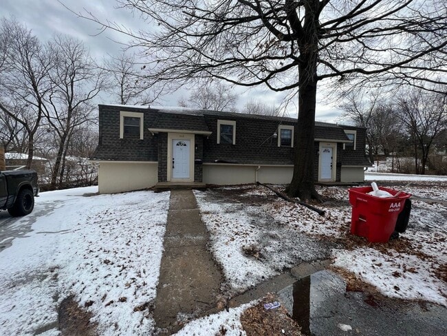 Building Photo - 3/2 duplex in Independence