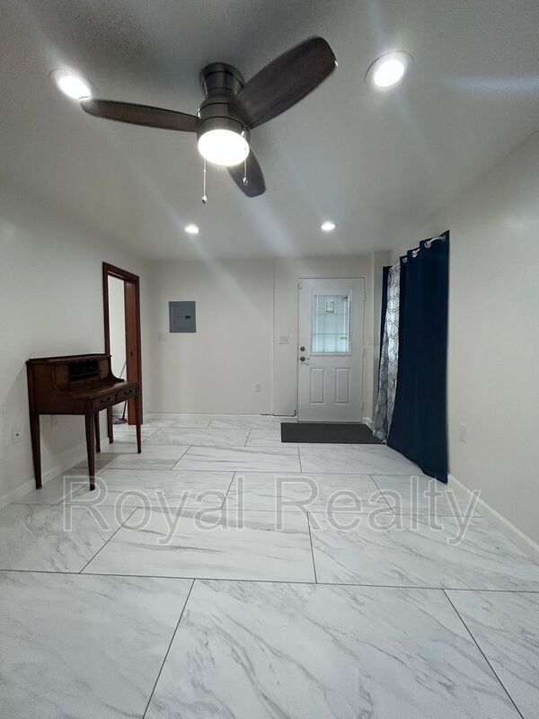 Foto del edificio - 2755 Dow St