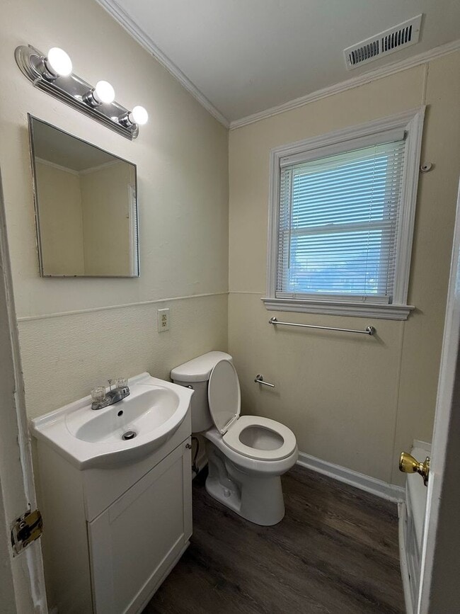 Building Photo - 2261 Onslow Dr