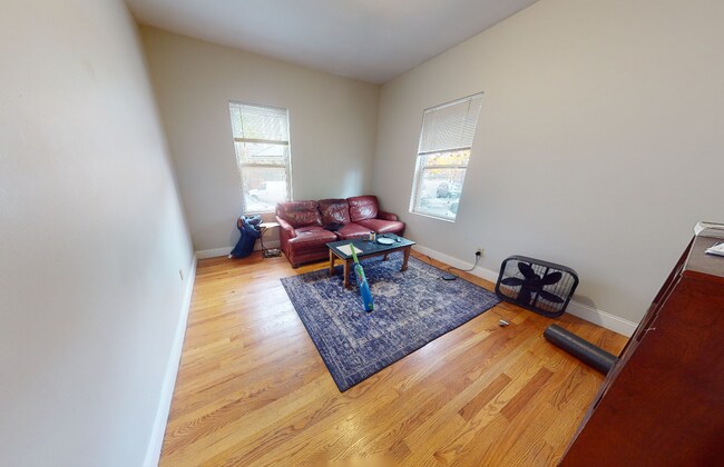 Building Photo - 344 Putnam Ave