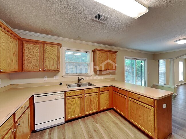 Foto del edificio - 2440 Hampton Estates Dr SW