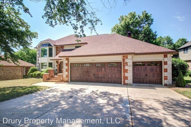 Building Photo - 4 br, 4 bath House - 4344 E. University St...