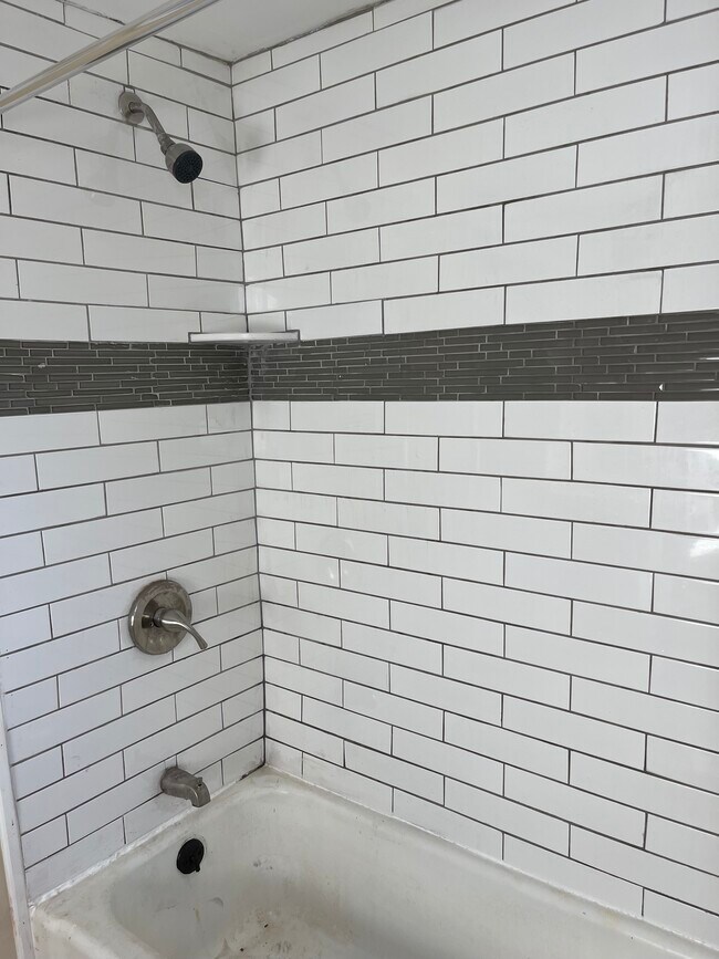 Foto del edificio - 404 E 47th St