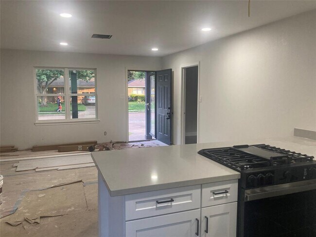 Foto del edificio - 6342 Granite St