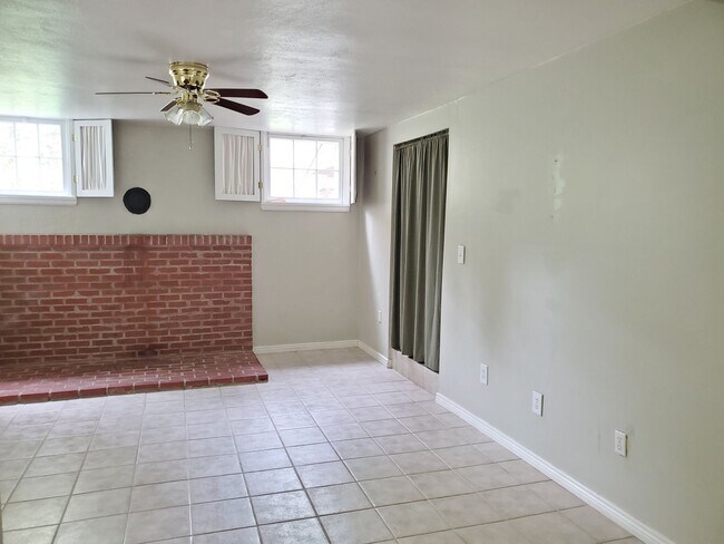 Foto del edificio - One Bedroom Apartment in the Heart of Down...