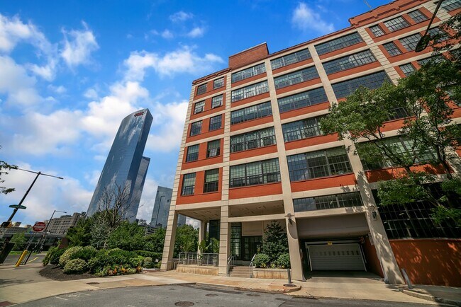 Building Photo - 2429 Locust St