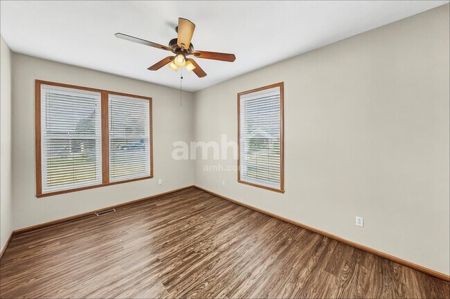 Foto del edificio - 6715 Legacy Pointe Ct