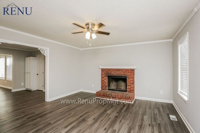 Building Photo - Now available 4 bedrooms 2.5 baths