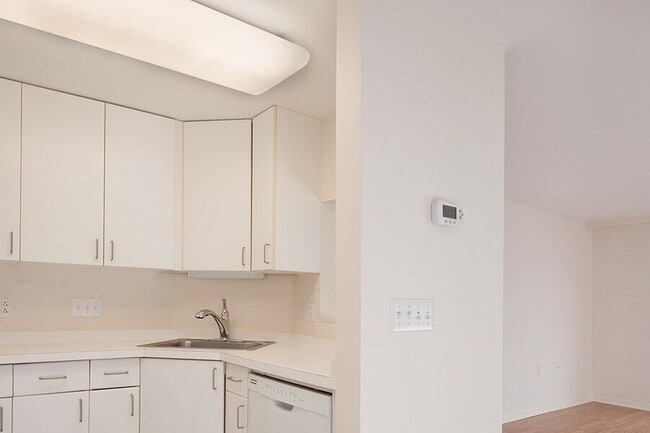 Brand new kitchen coming! - Concord Crossing