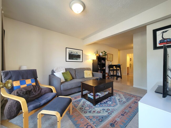 Foto del edificio - 128 Hoffman Dr