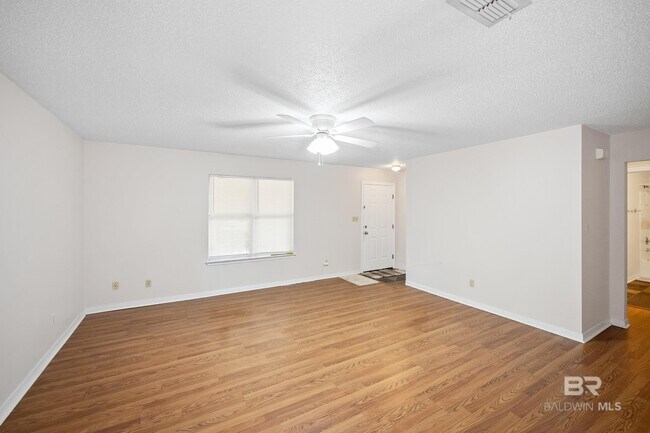 Foto del edificio - 620 S Oak St