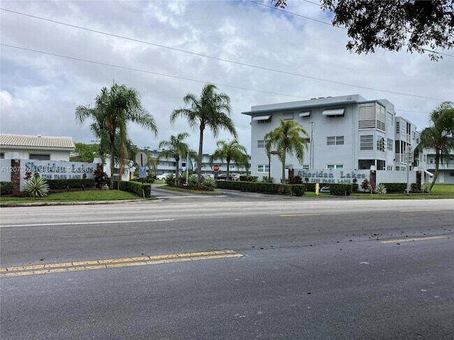 Foto del edificio - 2300 Park Ln
