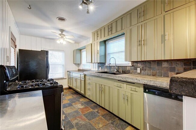 Foto del edificio - 3714 Hollywood Ave