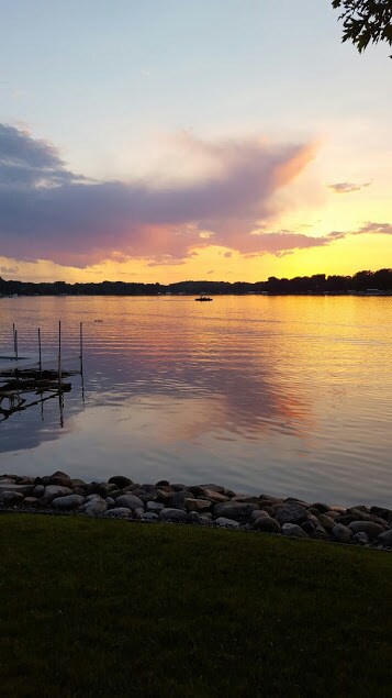 Vistas infinitas del atardecer hacia el oeste - 2003 Arbor Ln