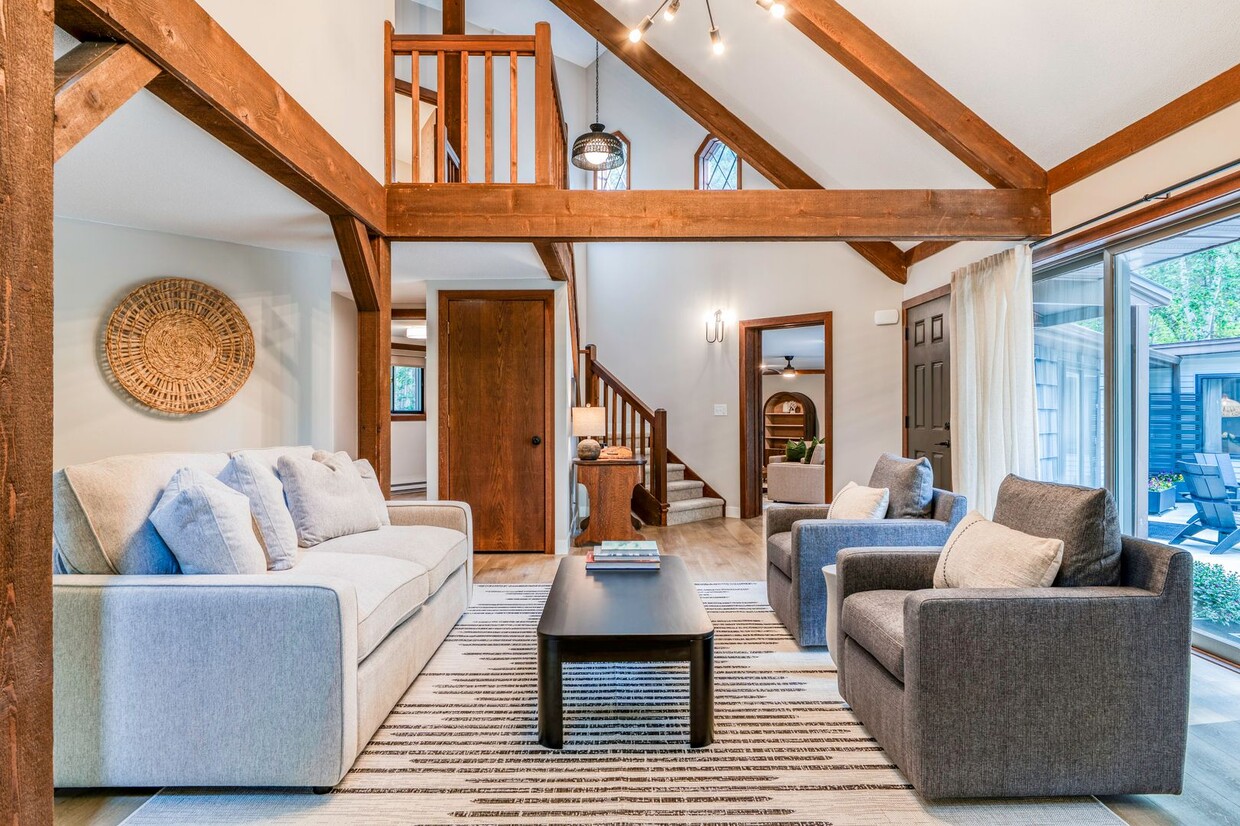 Foto principal - 1241 Birchmont Beach Rd NE