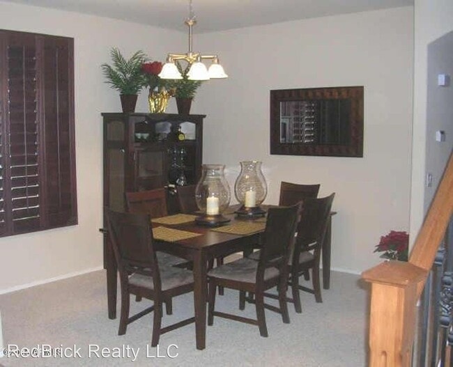 Building Photo - 4 br, 3 bath House - 2524 E Chester Dr