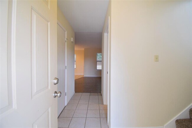Foto del edificio - 6489 Hart Ln