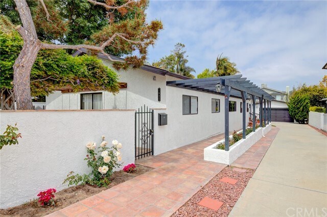 Building Photo - 1627 Nelson Ave