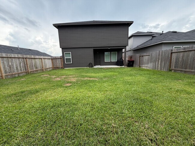 Foto del edificio - 16802 Paintbrush Holw Ln