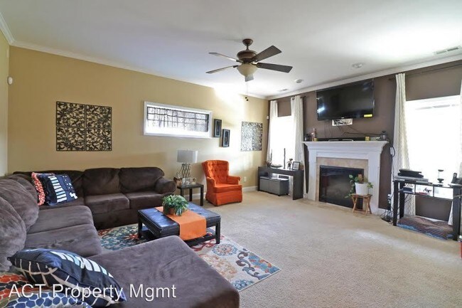 Building Photo - 497 Equestrian Way