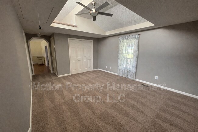 Building Photo - 4680 Plateau Rd