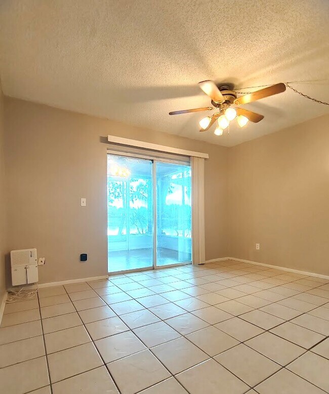 Building Photo - 7186 E Bank Dr