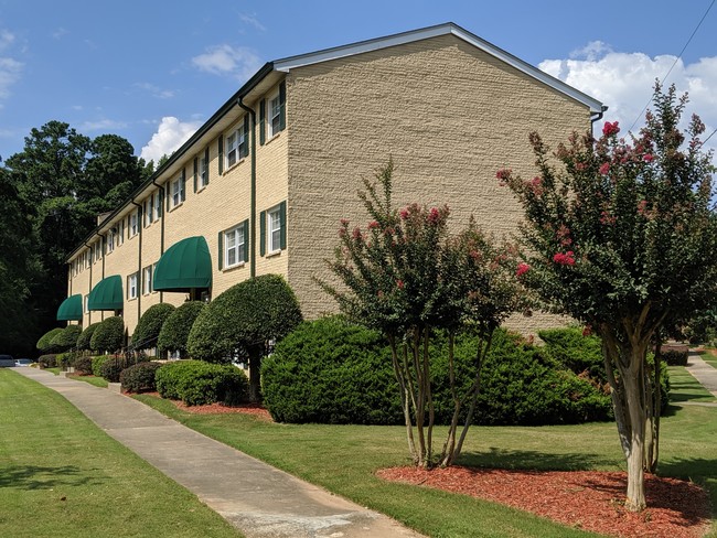 Foto del edificio - Dodson Courtyard Apartments