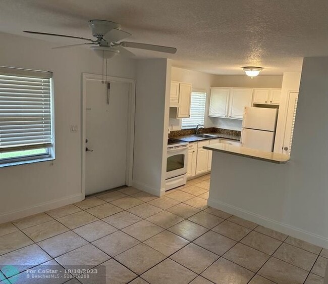 Building Photo - 5150 NE 6th Ave