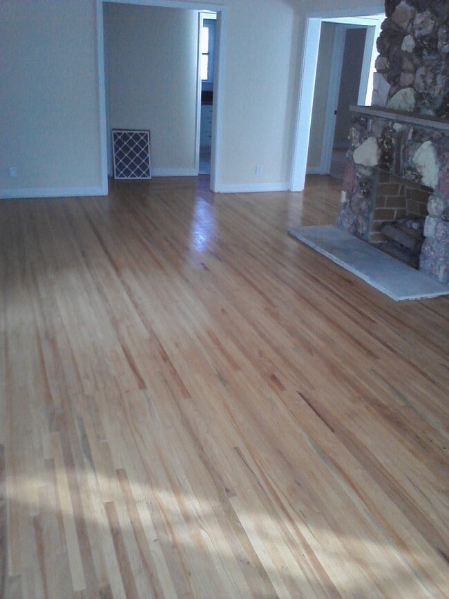 Building Photo - 4734 Allott Ave