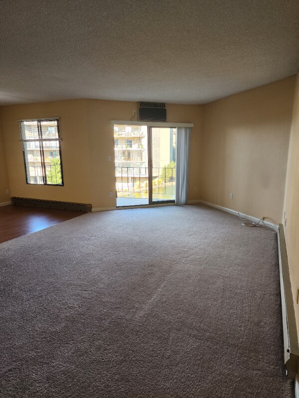 Building Photo - 5565 E Evergreen Blvd