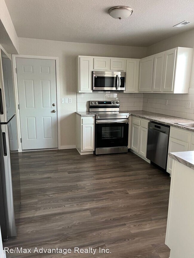 Building Photo - 3 br, 2.5 bath House - 6344 Summer Grace St