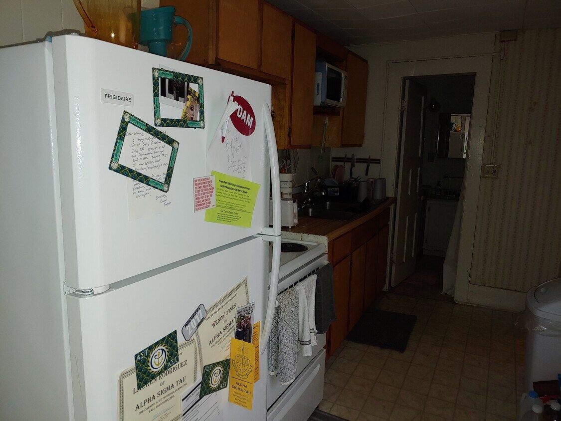 Kitchen - 40 Pierrepont Ave