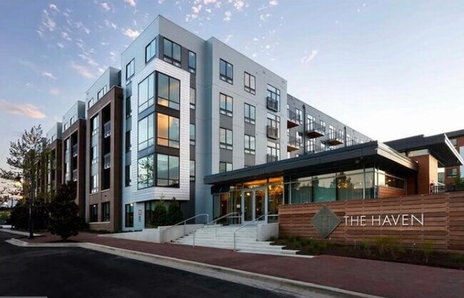 Building Photo - 145 Riverhaven Dr