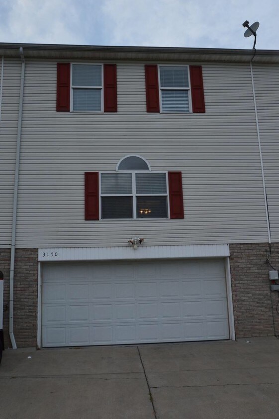 3150 Putnam Ave, Hurricane, WV 25526 Townhome Rentals in Hurricane WV