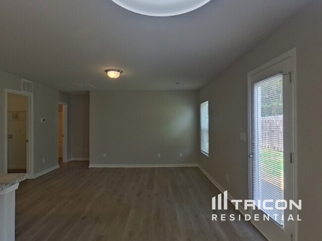 Foto del edificio - 631 Buckskin Rd