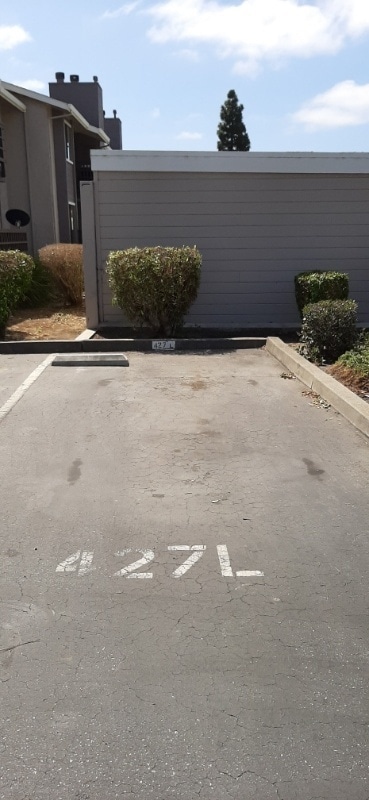 Foto del edificio - 427 W Laurel Dr