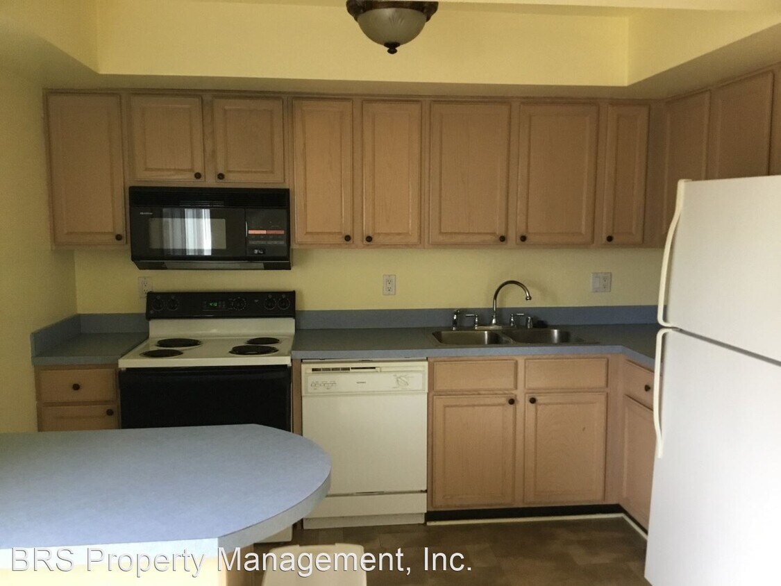 39766 Manor Dr, Harrison Township, MI 48045 House Rental in Harrison