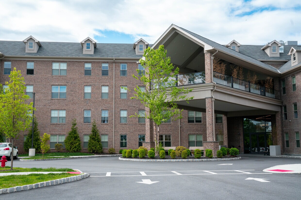 The Manor at Totowa 100 Shepherds Ln Totowa, NJ Apartments for Rent