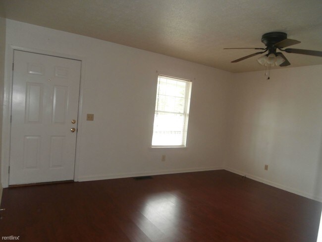 Building Photo - 2 br, 1 bath Duplex - 503 Hickory Rd