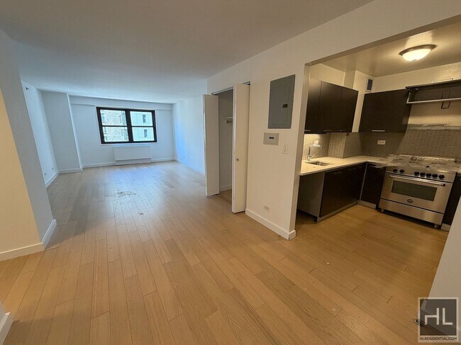 Building Photo - East 39th Street