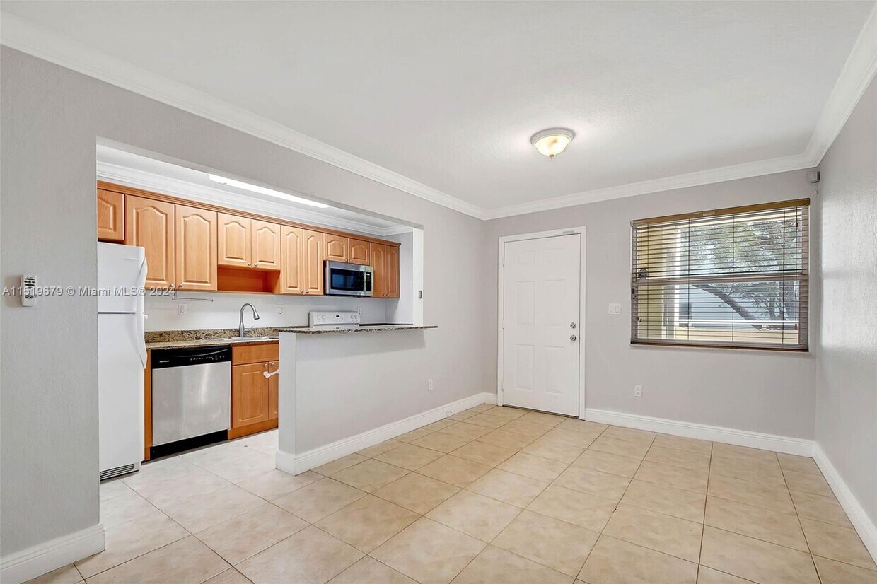 5839 SW 74th Terrace Unit 103, South Miami, FL 33143 Condo for Rent in South Miami, FL