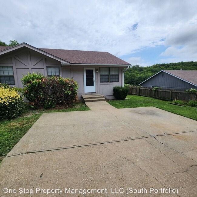 Building Photo - 3 br, 2 bath House - 807 NE Barnes Dr. Unit A