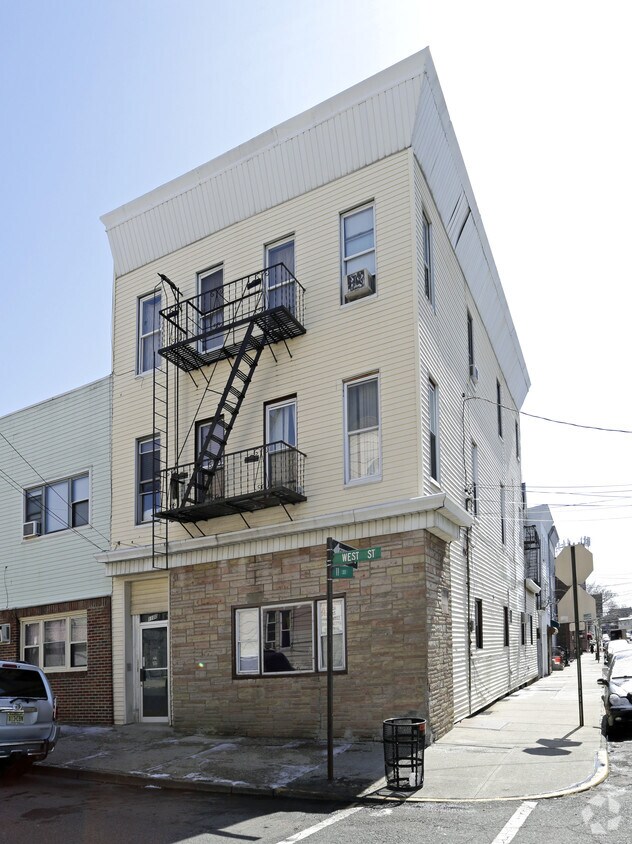 Building Photo - 1100 West St