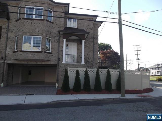 Foto principal - 811 Edgewood Ln