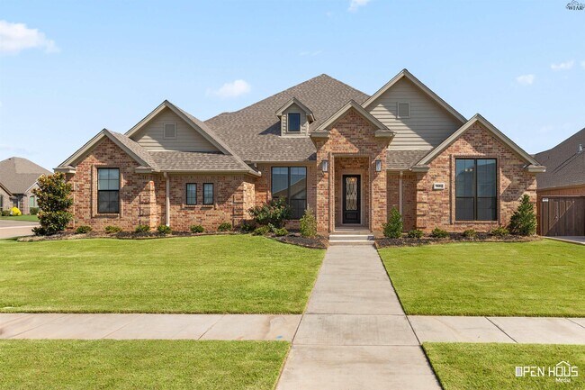 Foto del edificio - 5682 Blackstone Dr