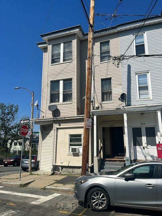 Foto principal - 202 E Eagle St