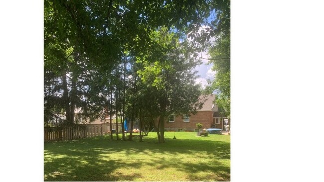 Large lot and patio - 92 Willow St