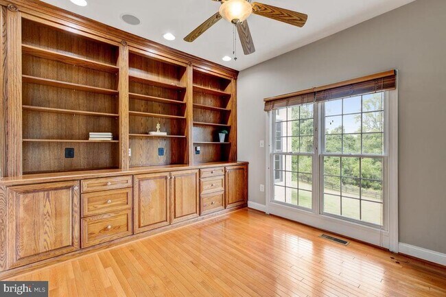 Building Photo - 24188 Spring Meadow Cir